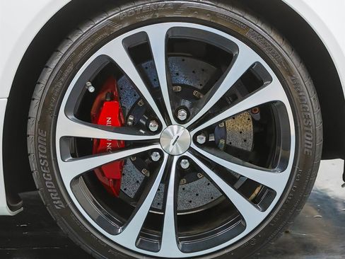 Used 2011 Aston Martin V12 Vantage Coupe image 42