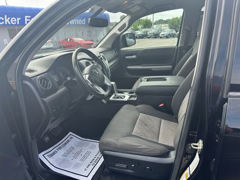 Used 2015 Toyota Tundra SR5 w/ SR5 Upgrade Package AWD/4WD image 5