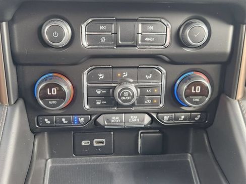 Used 2022 Chevrolet Tahoe High Country AWD/4WD image 21
