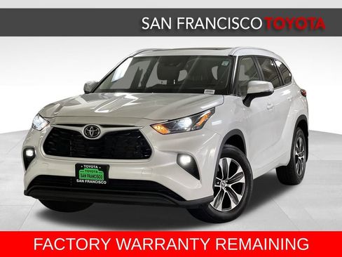 Certified 2025 Toyota Highlander XLE image 1