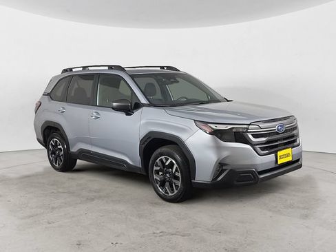 Certified 2025 Subaru Forester Premium AWD/4WD image 7