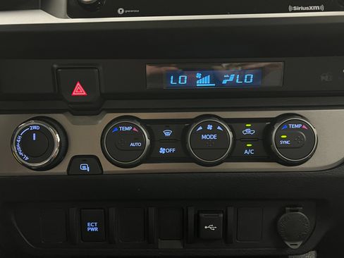 Used 2023 Toyota Tacoma SR AWD/4WD image 25