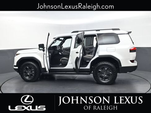 Used 2024 Lexus GX 550 AWD/4WD image 36
