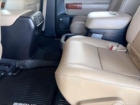 Used 2019 Toyota Sequoia Platinum AWD/4WD image 17