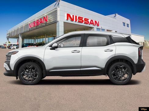 New 2026 Nissan Kicks SR AWD/4WD image 3