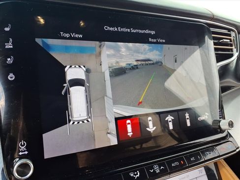 Used 2022 Jeep Grand Wagoneer Series III image 14