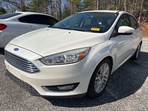 Used 2015 Ford Focus Titanium image 5