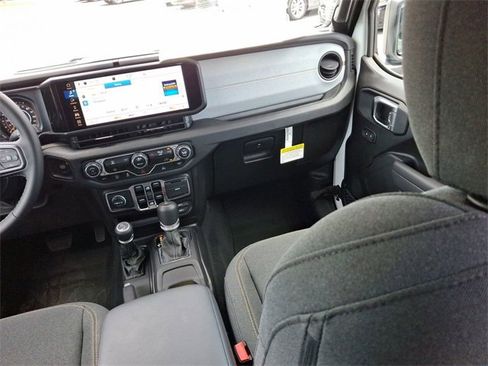 New 2025 Jeep Gladiator Sport image 16