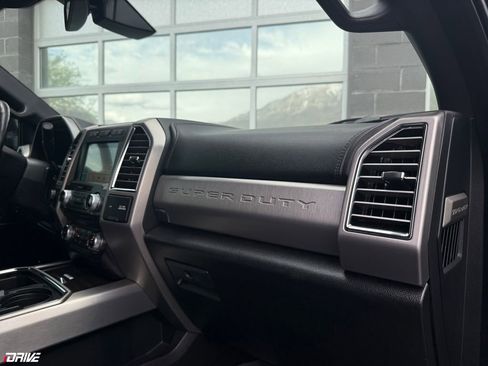 Used 2017 Ford F350 Platinum w/ Platinum Ultimate Package AWD/4WD image 24