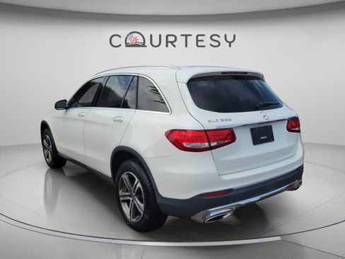 Used 2019 Mercedes-Benz GLC 300 image 3