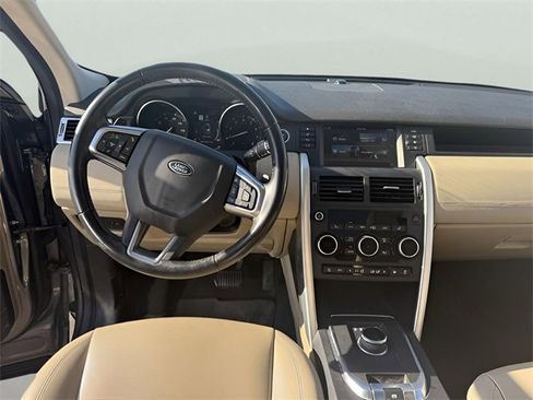 Used 2018 Land Rover Discovery Sport HSE image 19