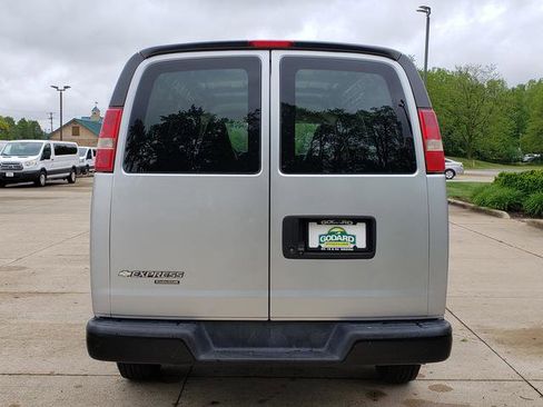 Used 2016 Chevrolet Express 2500 RWD image 4