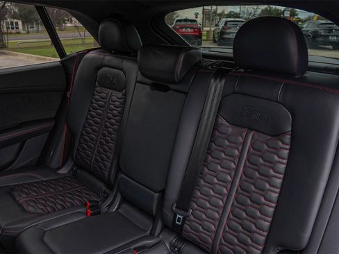 Used 2023 Audi RS Q8 image 31