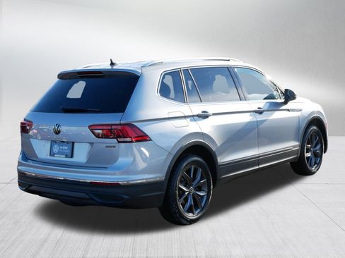 Certified 2022 Volkswagen Tiguan SE image 7