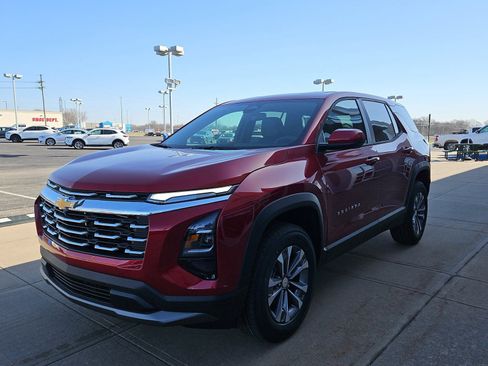 New 2026 Chevrolet Equinox LT w/ Convenience Package II image 2