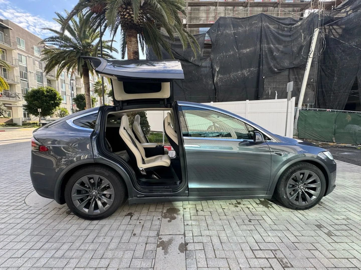Used 2020 Tesla Model X Long Range AWD/4WD image 4