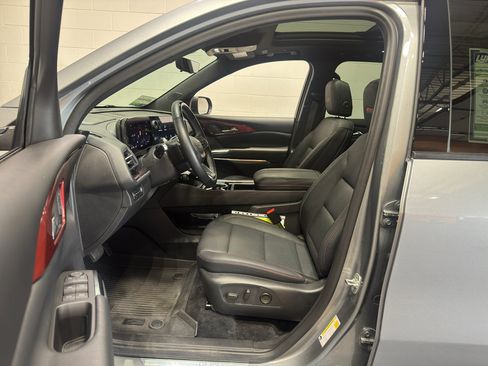 Used 2024 Chevrolet Traverse Z71 w/ Enhanced Driving Package image 17