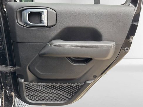 Used 2021 Jeep Wrangler Unlimited Sahara image 26