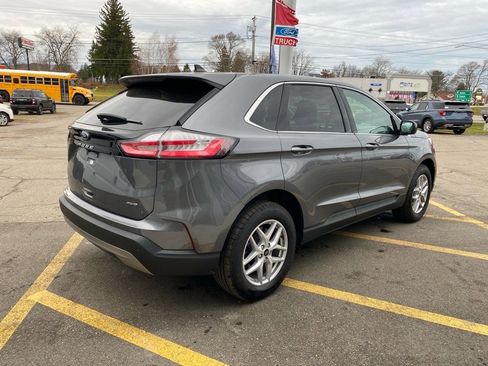 Used 2024 Ford Edge SEL w/ Convenience Package image 5