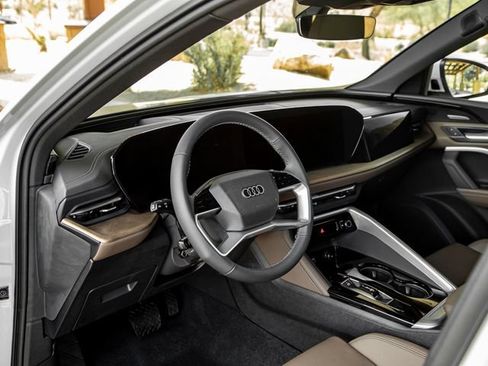 Certified 2025 Audi Q5 Premium w/ Premium Plus AWD/4WD image 15
