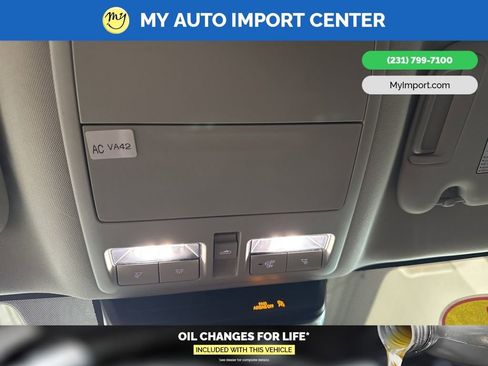 Used 2025 MAZDA CX-50 AWD 2.5 Hybrid w/ Premium Pkg image 23