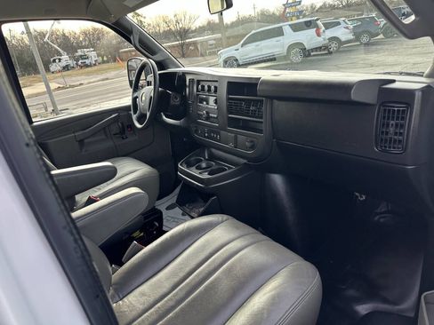 Used 2020 Chevrolet Express 2500 w/ Enhanced Convenience Package image 14