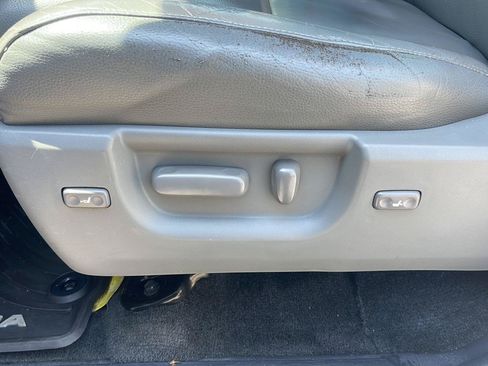 Used 2016 Toyota Sequoia SR5 w/ Premium Package AWD/4WD image 17