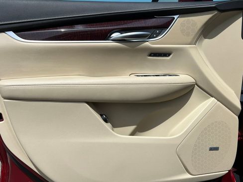 Used 2017 Cadillac XT5 Premium Luxury AWD/4WD image 16