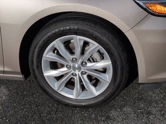 Used 2025 Chevrolet Malibu LT FWD image 10