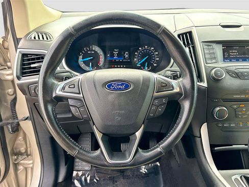Used 2017 Ford Edge SEL FWD image 11