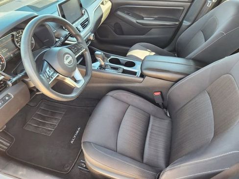 Used 2024 Nissan Altima 2.5 SV image 13