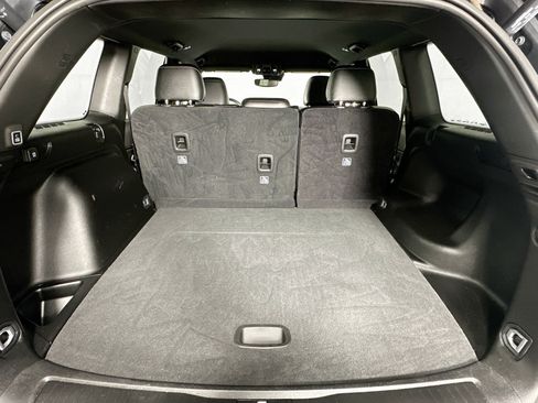 Used 2023 Jeep Grand Cherokee Altitude image 24