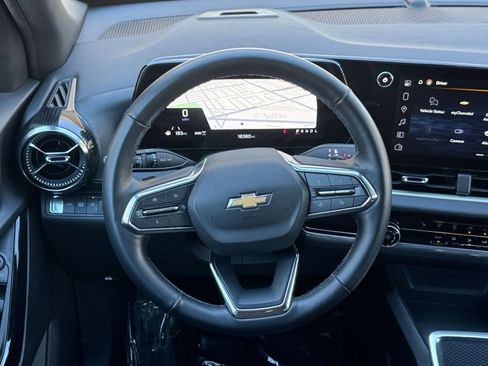 Used 2025 Chevrolet Equinox LT image 27