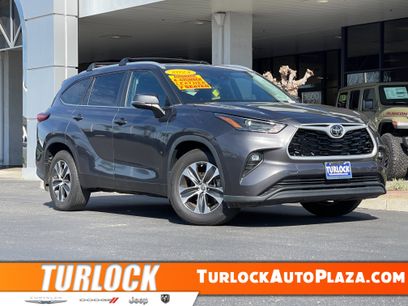 Used 2023 Toyota Highlander XLE
