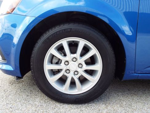 Used 2019 Chevrolet Sonic LT image 9