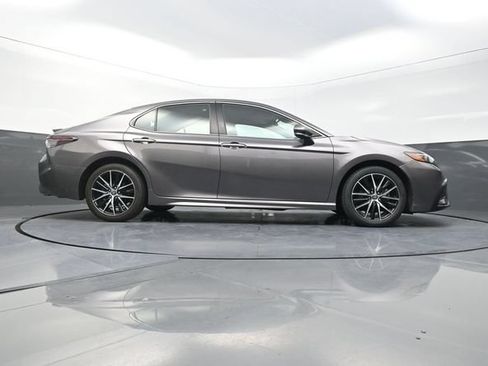 Used 2024 Toyota Camry SE FWD image 28