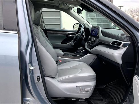 Used 2023 Toyota Highlander Platinum AWD/4WD image 8