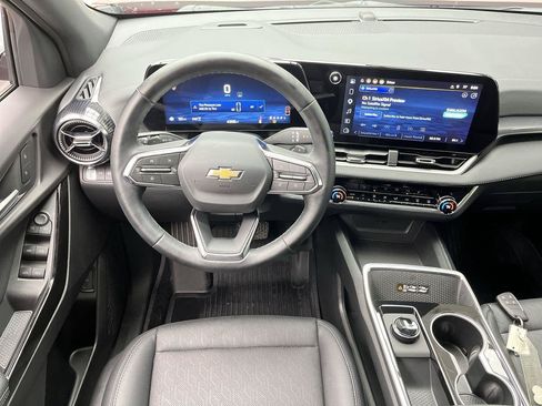Used 2026 Chevrolet Equinox LT w/ Convenience Package II AWD/4WD image 13