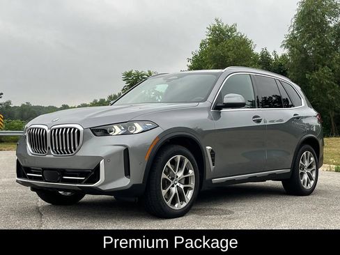 Certified 2025 BMW X5 xDrive40i w/ Premium Package AWD/4WD image 3