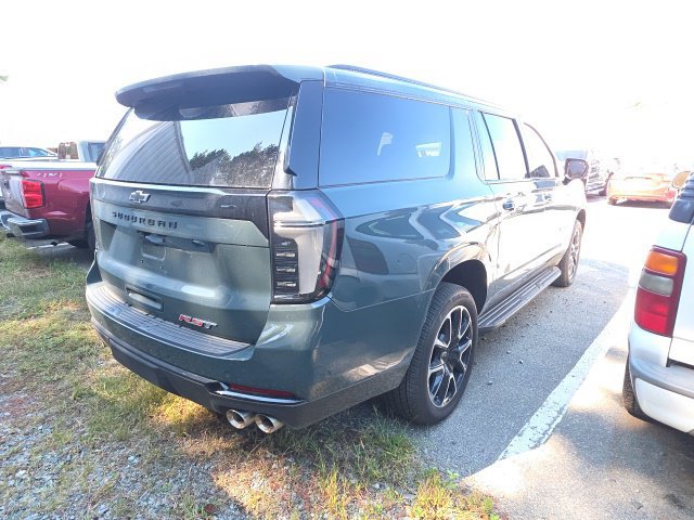 Used 2026 Chevrolet Suburban RST w/ Comfort Package AWD/4WD image 7