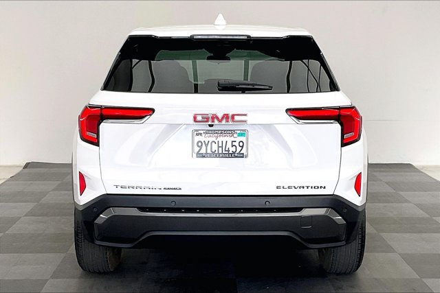 Used 2026 GMC Terrain Elevation AWD/4WD image 3