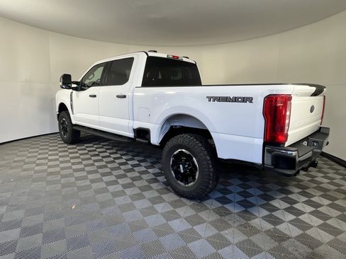 New 2026 Ford F250 XLT w/ Tremor Off-Road Package image 3