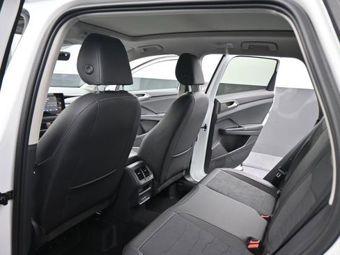 New 2026 Volkswagen Taos SE AWD/4WD image 40