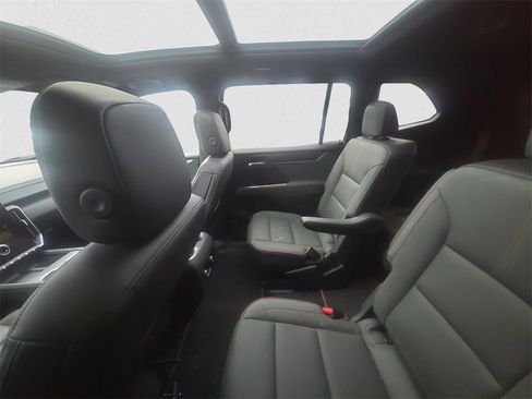 Used 2024 GMC Acadia AT4 image 9