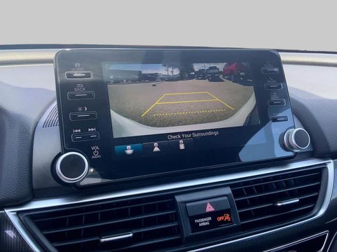 Used 2018 Honda Accord Sport image 27