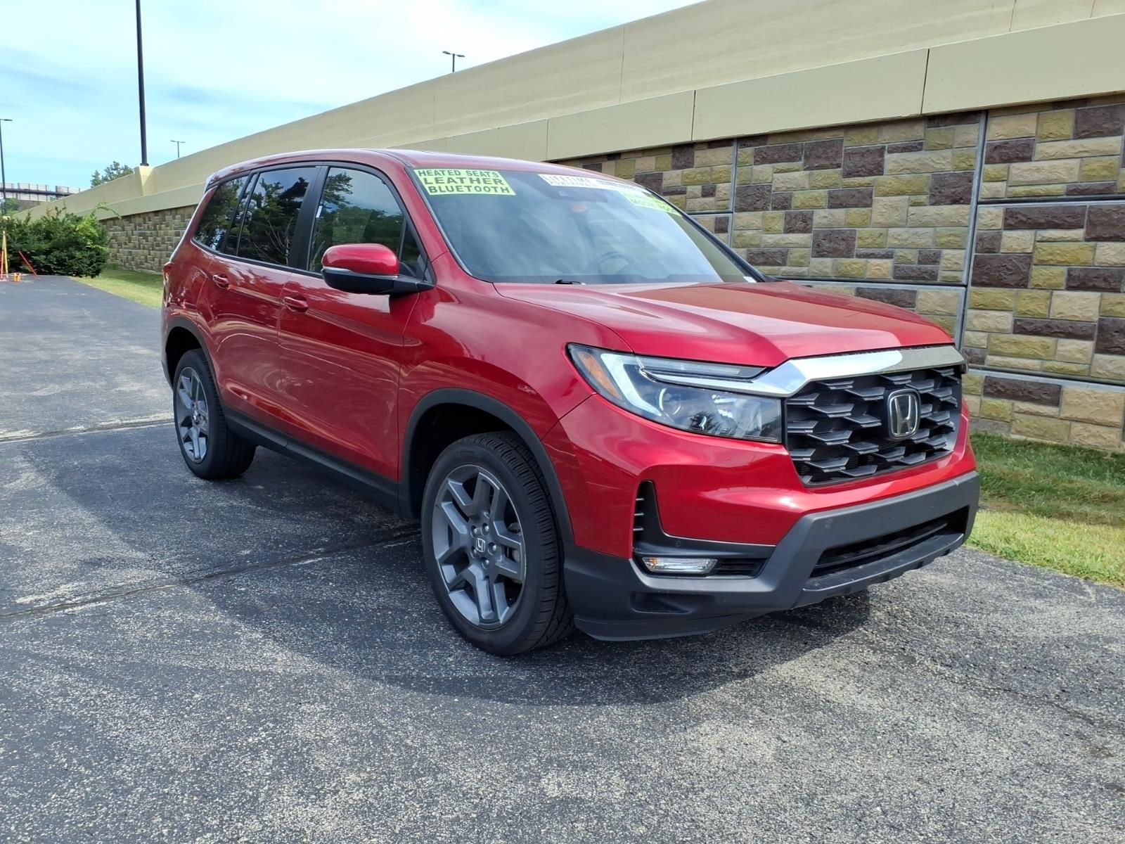 Used 2023 Honda Passport EX-L image 2