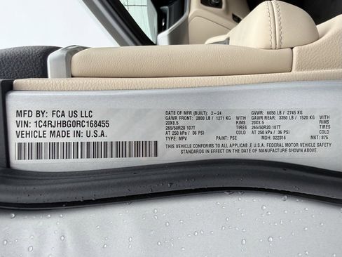 Used 2024 Jeep Grand Cherokee Limited image 33