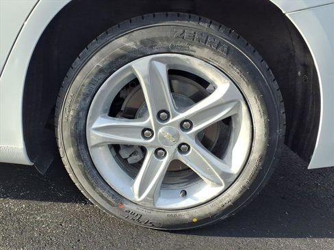 Used 2019 Chevrolet Malibu LS image 25