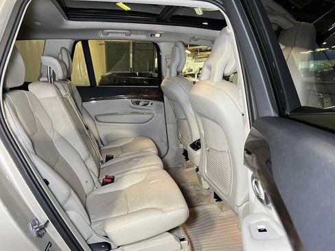 Used 2016 Volvo XC90 T6 Momentum w/ Momentum Plus Package AWD/4WD image 14