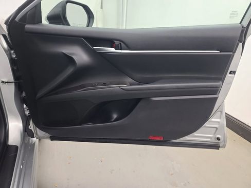 Used 2024 Toyota Camry SE image 14